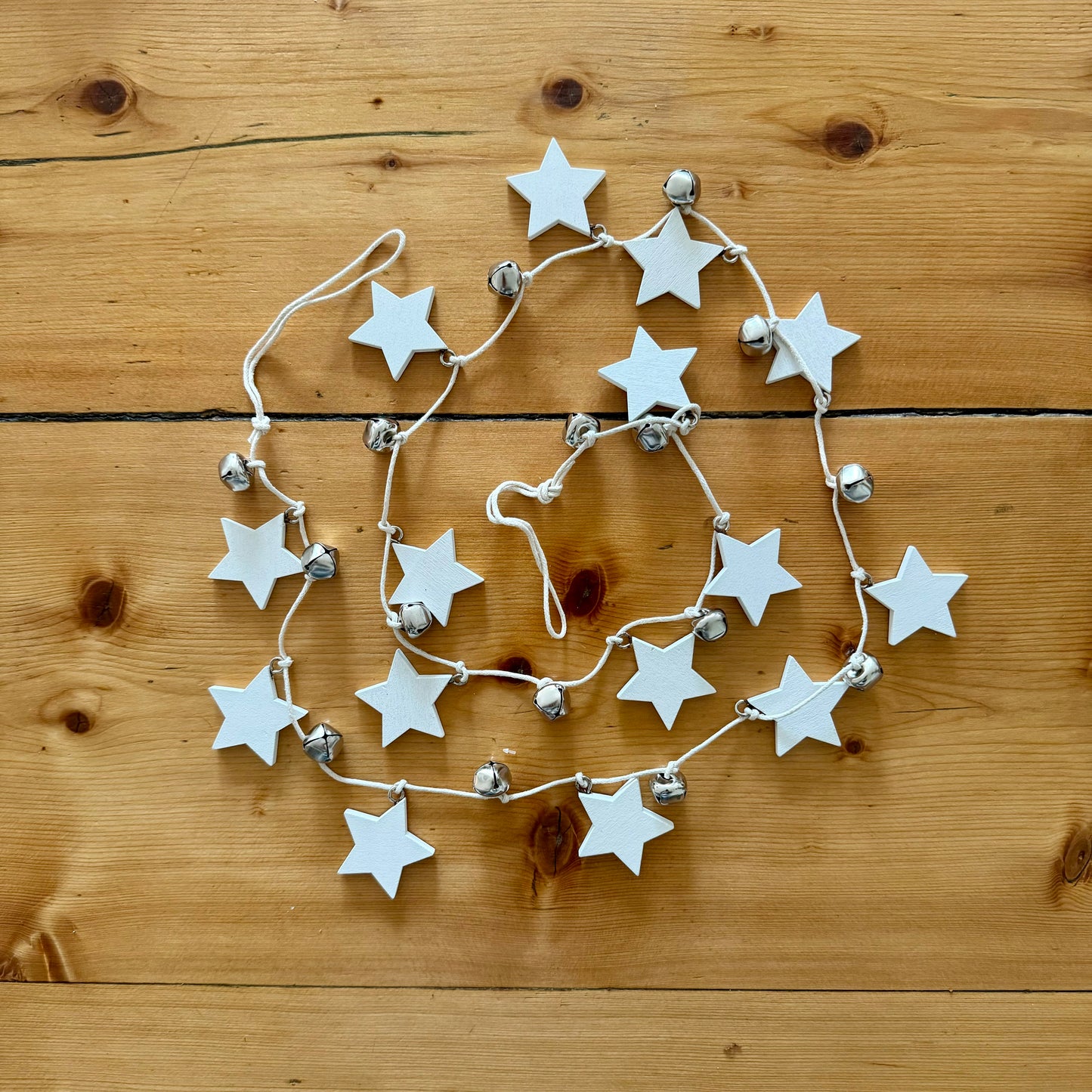 White Wood Star & Bell Garland