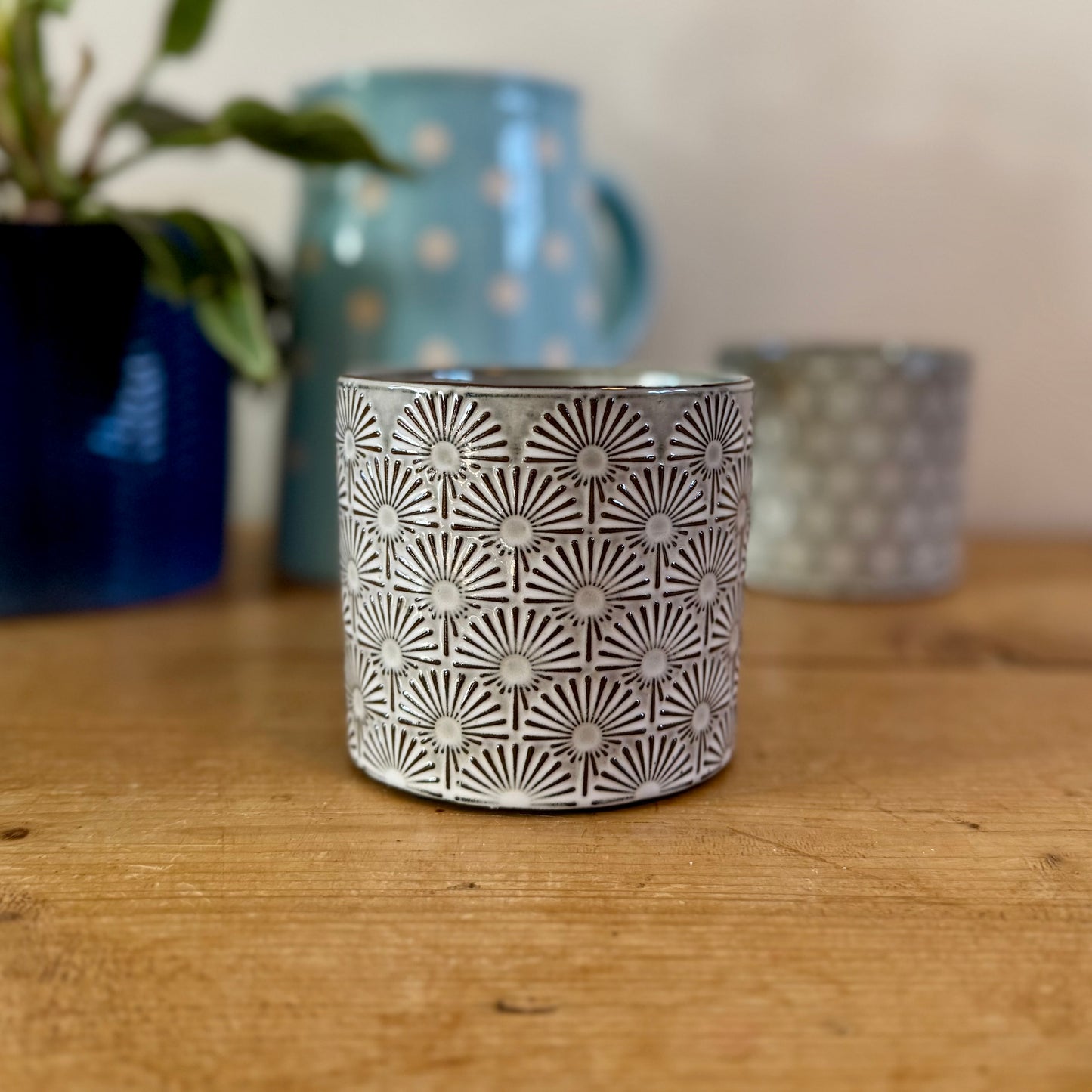 Grey Fan Patterned Ceramic Pot