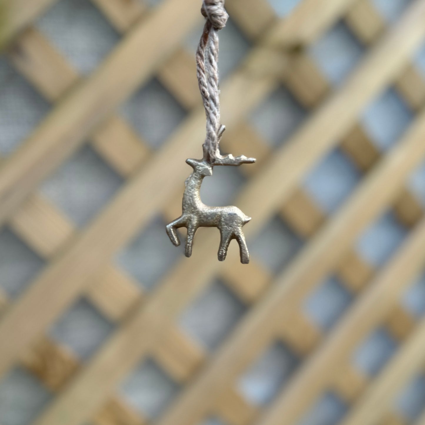 Gold effect metal reindeer