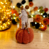 Felt Mummy Mouse with Pumpkin